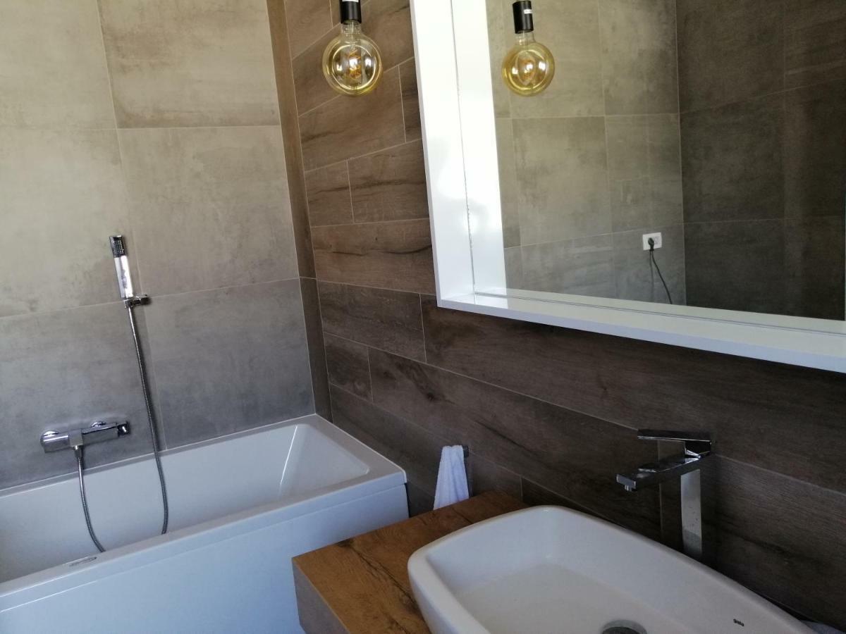 Villa Orao Kaštel Novi Kültér fotó