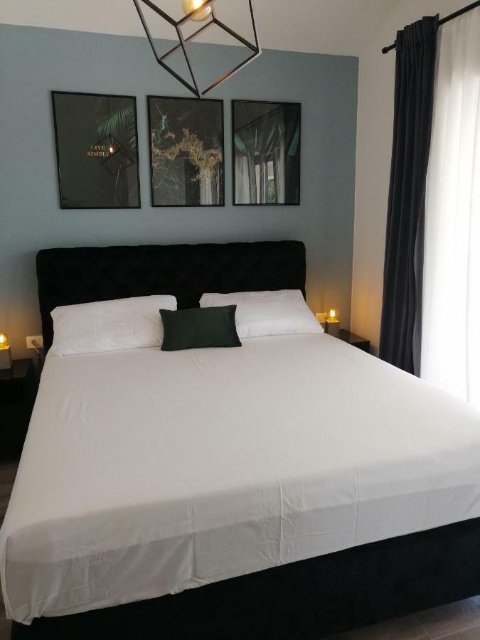 Villa Orao Kaštel Novi Kültér fotó