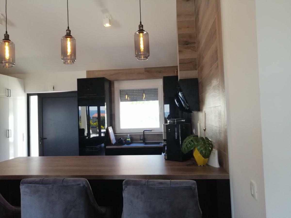 Villa Orao Kaštel Novi Kültér fotó