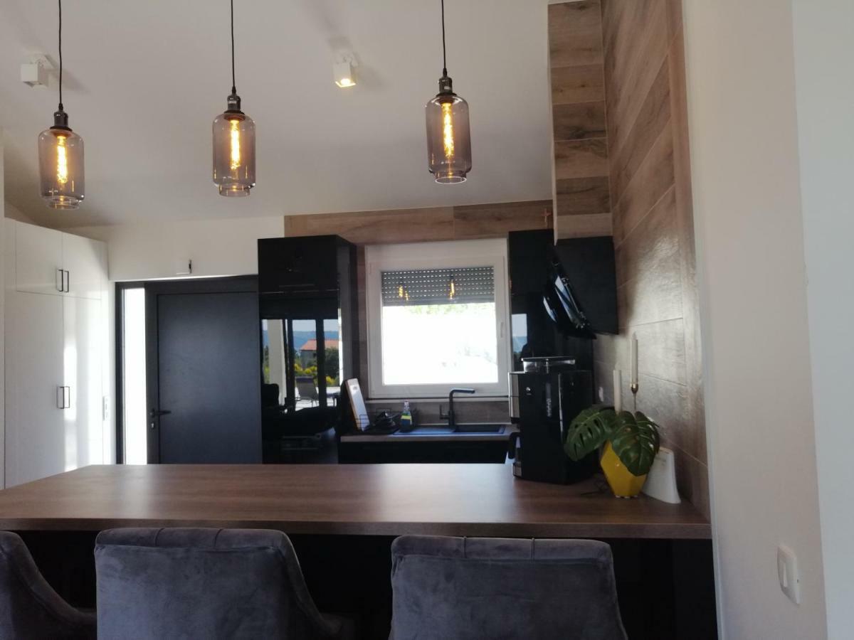 Villa Orao Kaštel Novi Kültér fotó