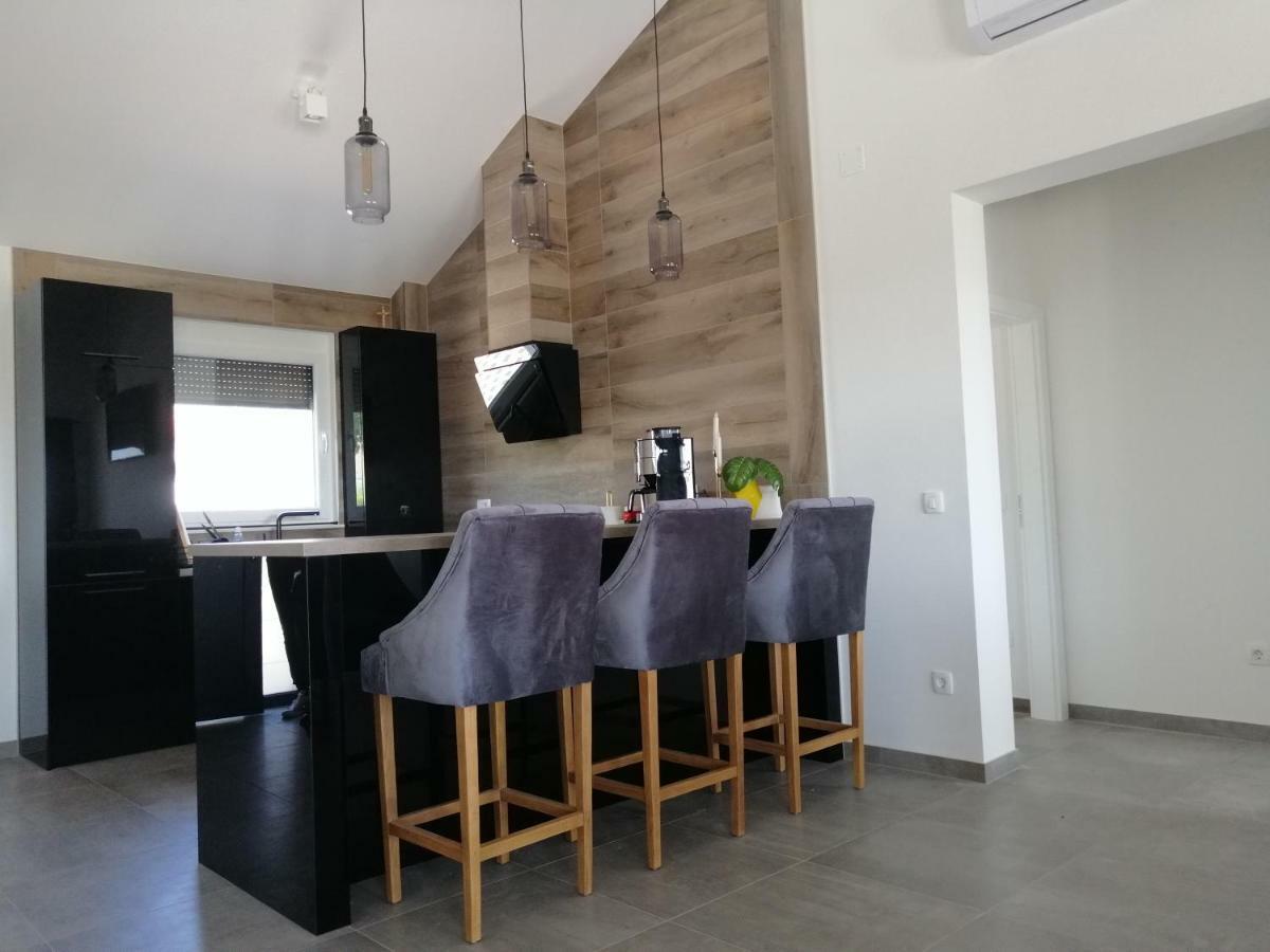 Villa Orao Kaštel Novi Kültér fotó