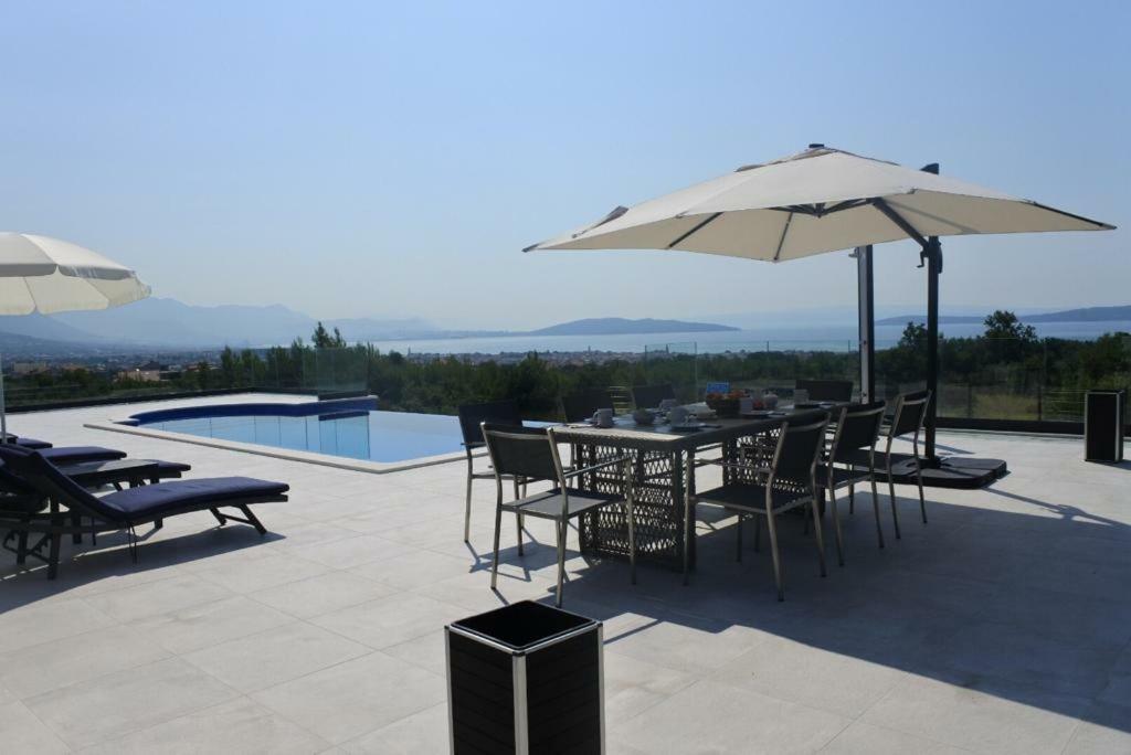 Villa Orao Kaštel Novi Kültér fotó