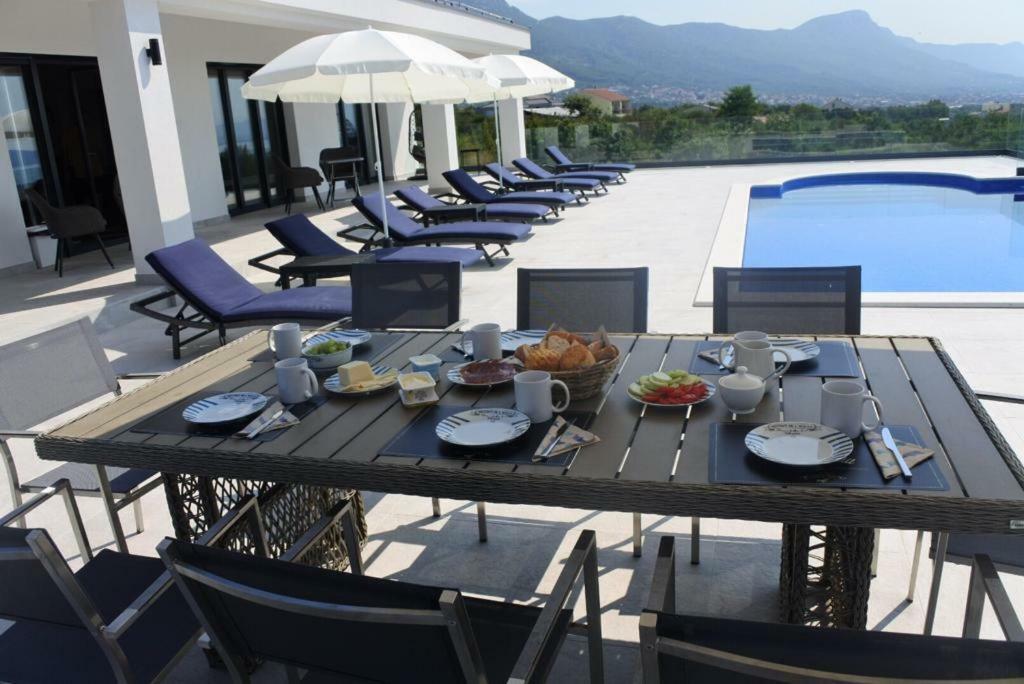 Villa Orao Kaštel Novi Kültér fotó