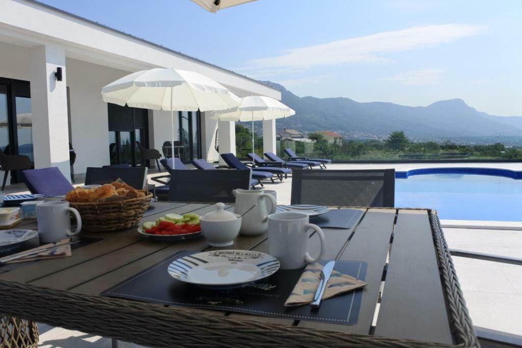 Villa Orao Kaštel Novi Kültér fotó