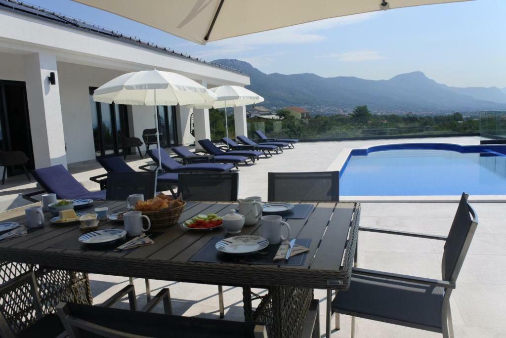 Villa Orao Kaštel Novi Kültér fotó