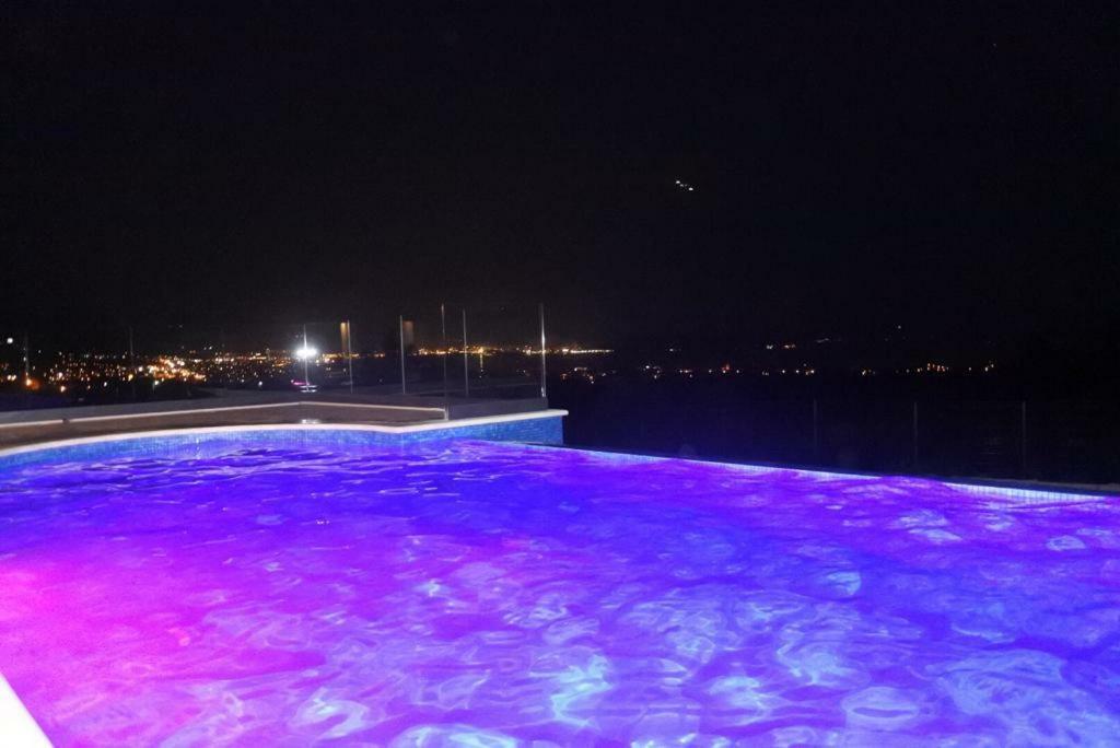 Villa Orao Kaštel Novi Kültér fotó